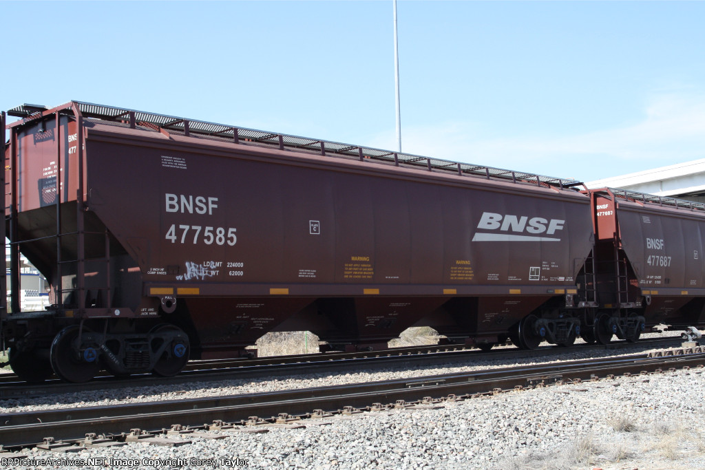 BNSF 477585